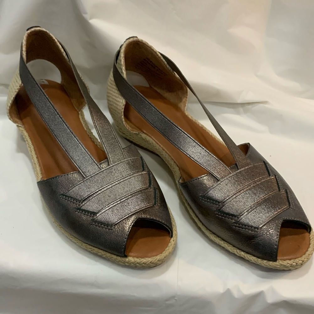 Gentle Souls “Lena” metallic gray elastic and canvas low heel espadrilles